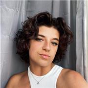 Nativa alemana, imparte clases de dicho idioma